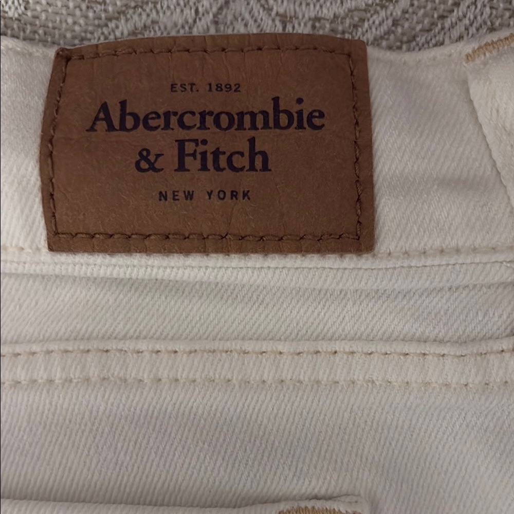 Abercrombie & Fitch White Jean Shorts Frayed Hem - Picture 5 of 5